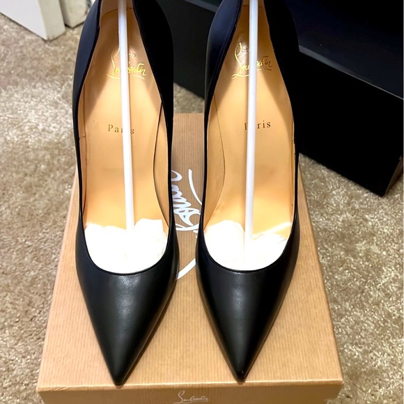 Christian Louboutin - Picture 4 of 7